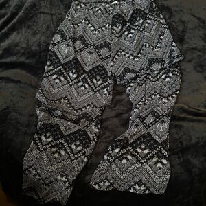 AB Studio Black and White Geometric Print Pants